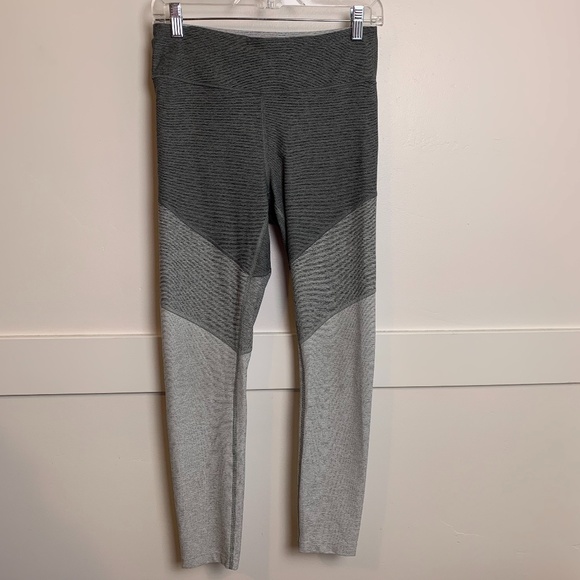 Outdoor Voices Graphite, Ash, & Dove Springs 7/8 Legging - Picture 3 of 8